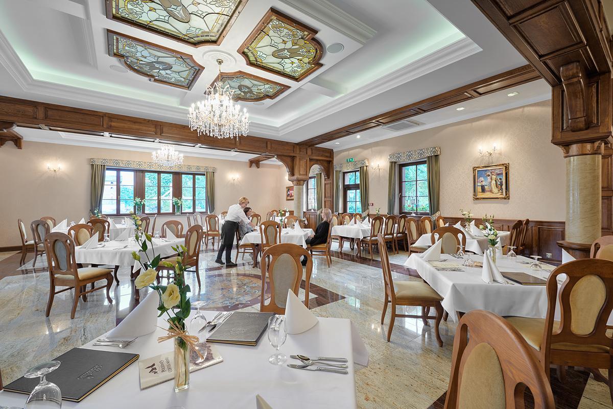 Hotel Palac Poledno Buitenkant foto